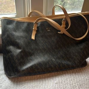 BCBG womens tote